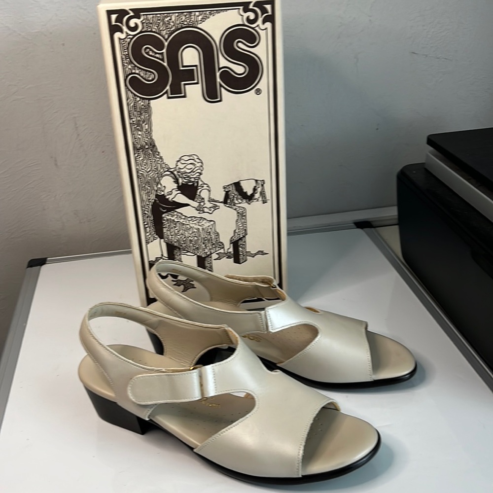 SAS Suntimer Pearl/Bone Sandals Sz.-8.5 S, Women’s Shoes Lightly Used Tripad